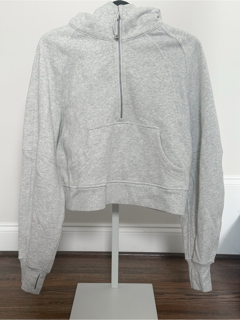 LULULEMON WMN’s Light Gray Half-Zip Hooded Cropped Scuba XS/S
